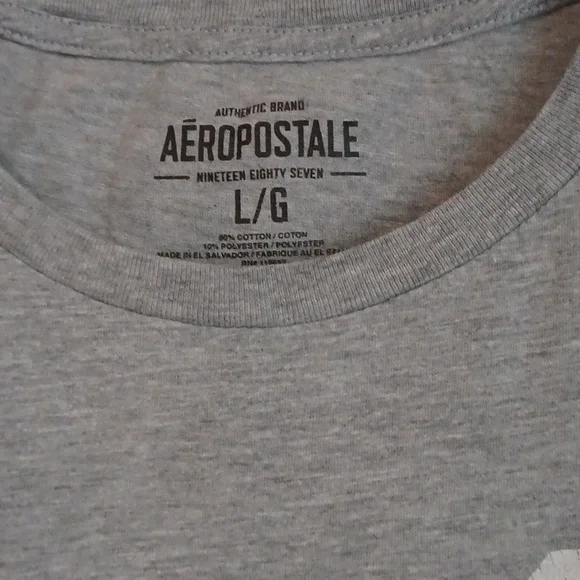 Aeropostale, LG. Fender T-shirt. - Picture 2 of 3
